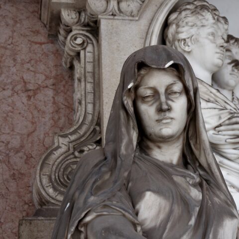 Wien - Statue auf dem Zentralfriedhof